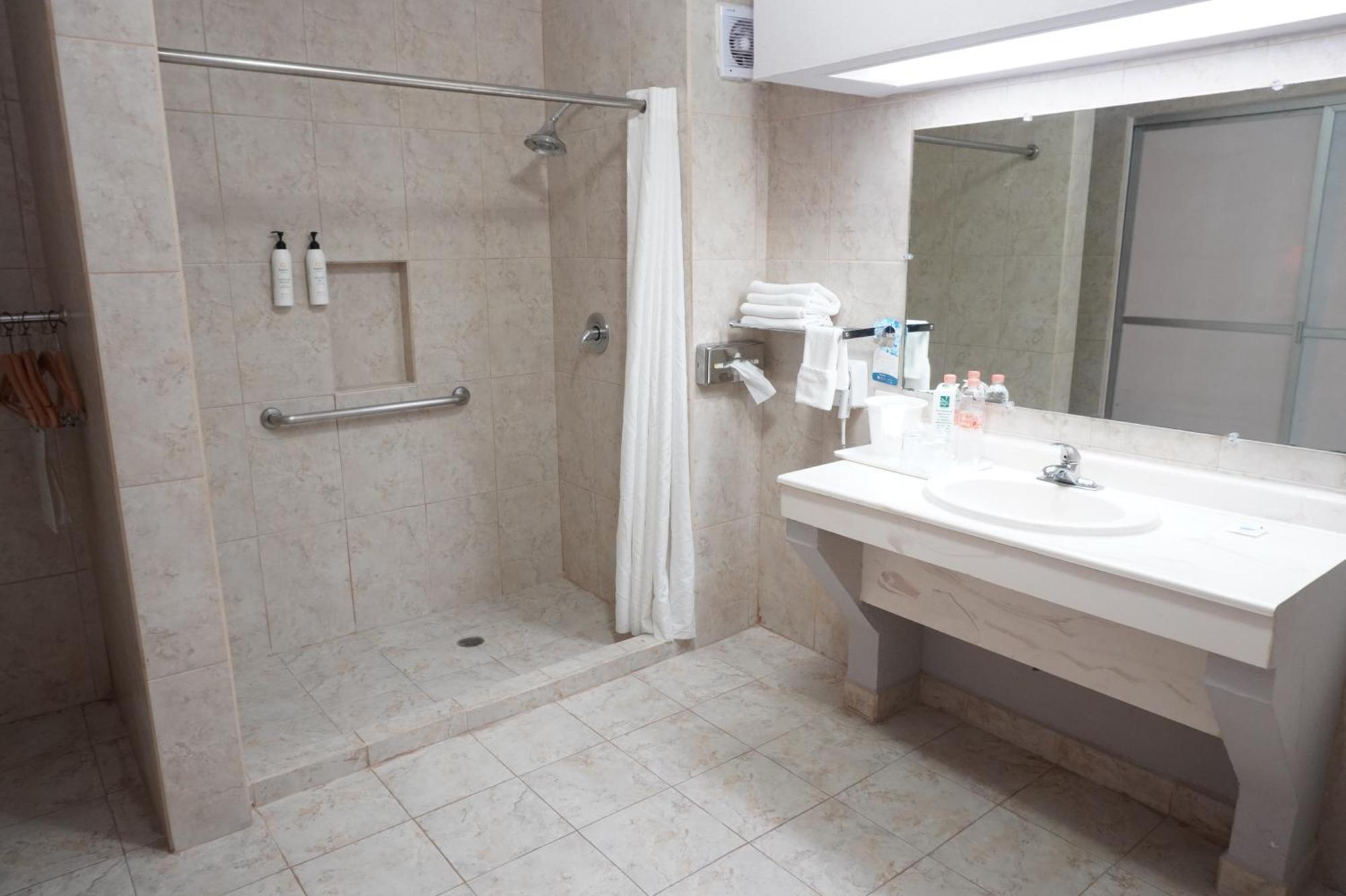 Quality Inn Piedras Negras Dış mekan fotoğraf